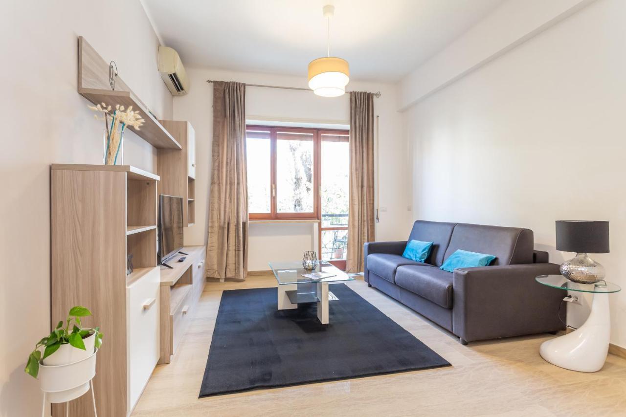 St Peter Cozy 2 Bdr Apartment With Garage Rome Buitenkant foto