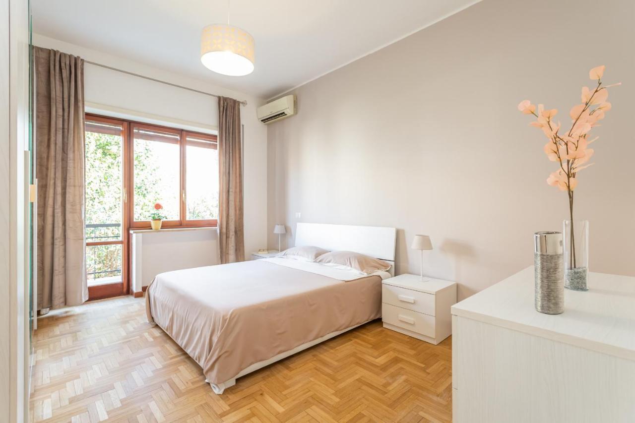St Peter Cozy 2 Bdr Apartment With Garage Rome Buitenkant foto