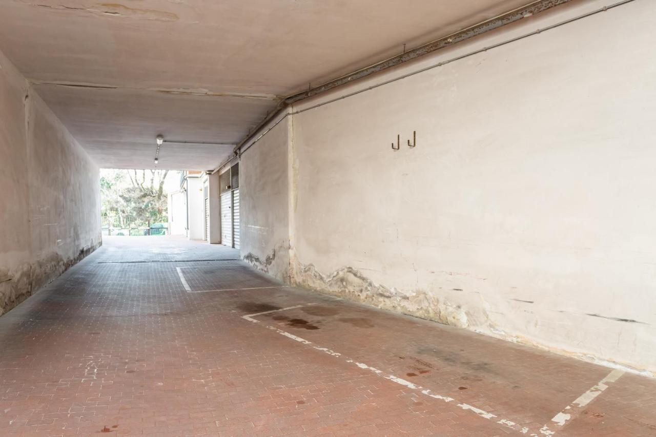 St Peter Cozy 2 Bdr Apartment With Garage Rome Buitenkant foto