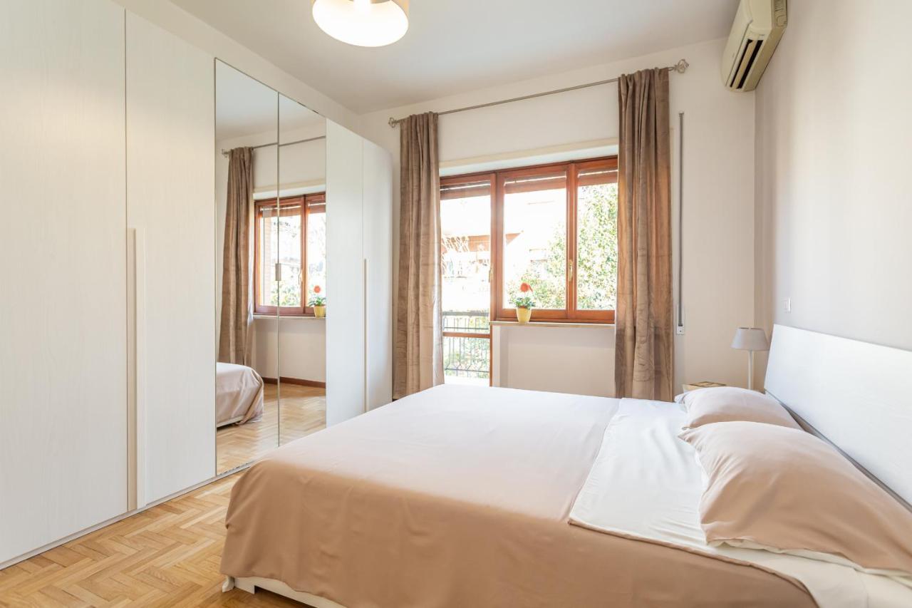 St Peter Cozy 2 Bdr Apartment With Garage Rome Buitenkant foto
